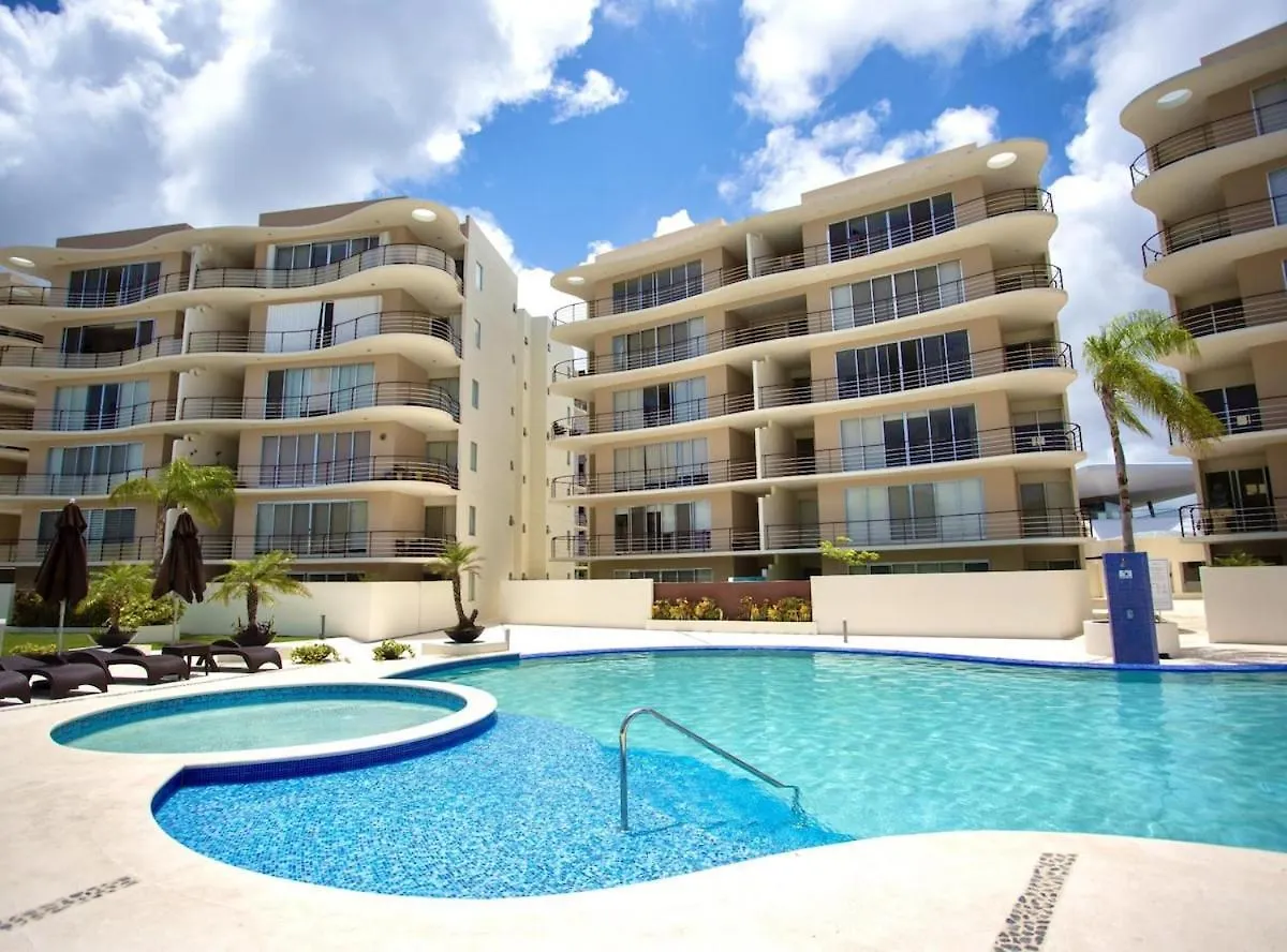 2 Bedroom Apartment - Pool & Jacuzzi Cancun